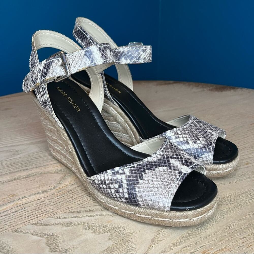 Marc Fisher Maiseey Espadrille Wedge Sandals White Snake Size 8.5